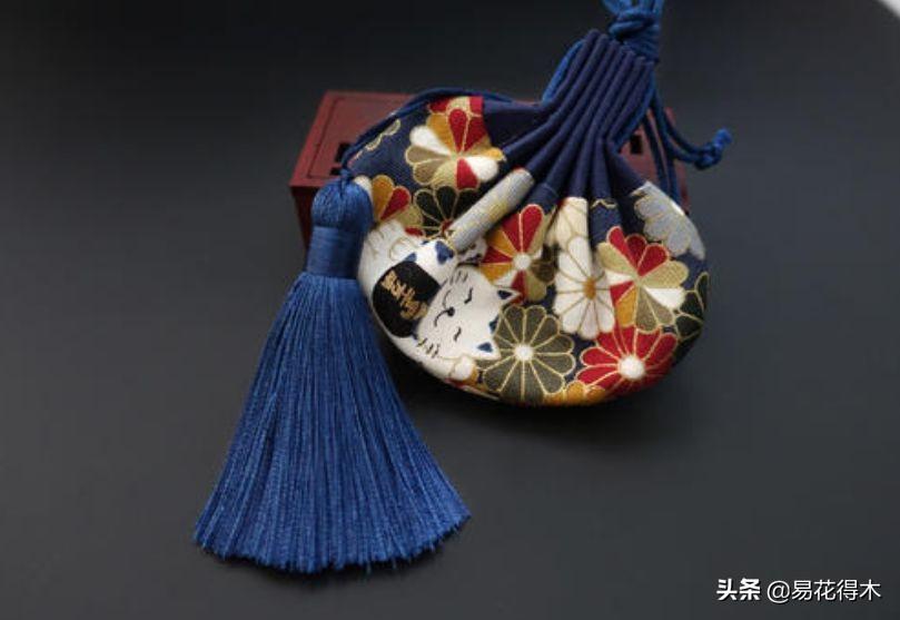 香水價(jià)格排名,??香水價(jià)格排名大解密??貴族香氛與平價(jià)之美的碰撞！